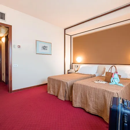 Astoria Palace 4*