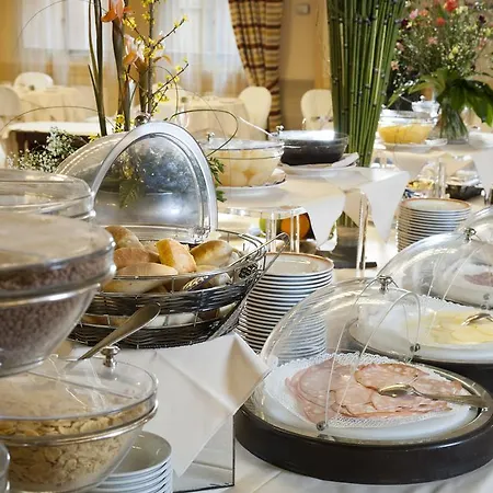 Astoria Palace Hotel 4*