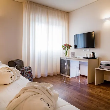 Astoria Palace Hotell 4*